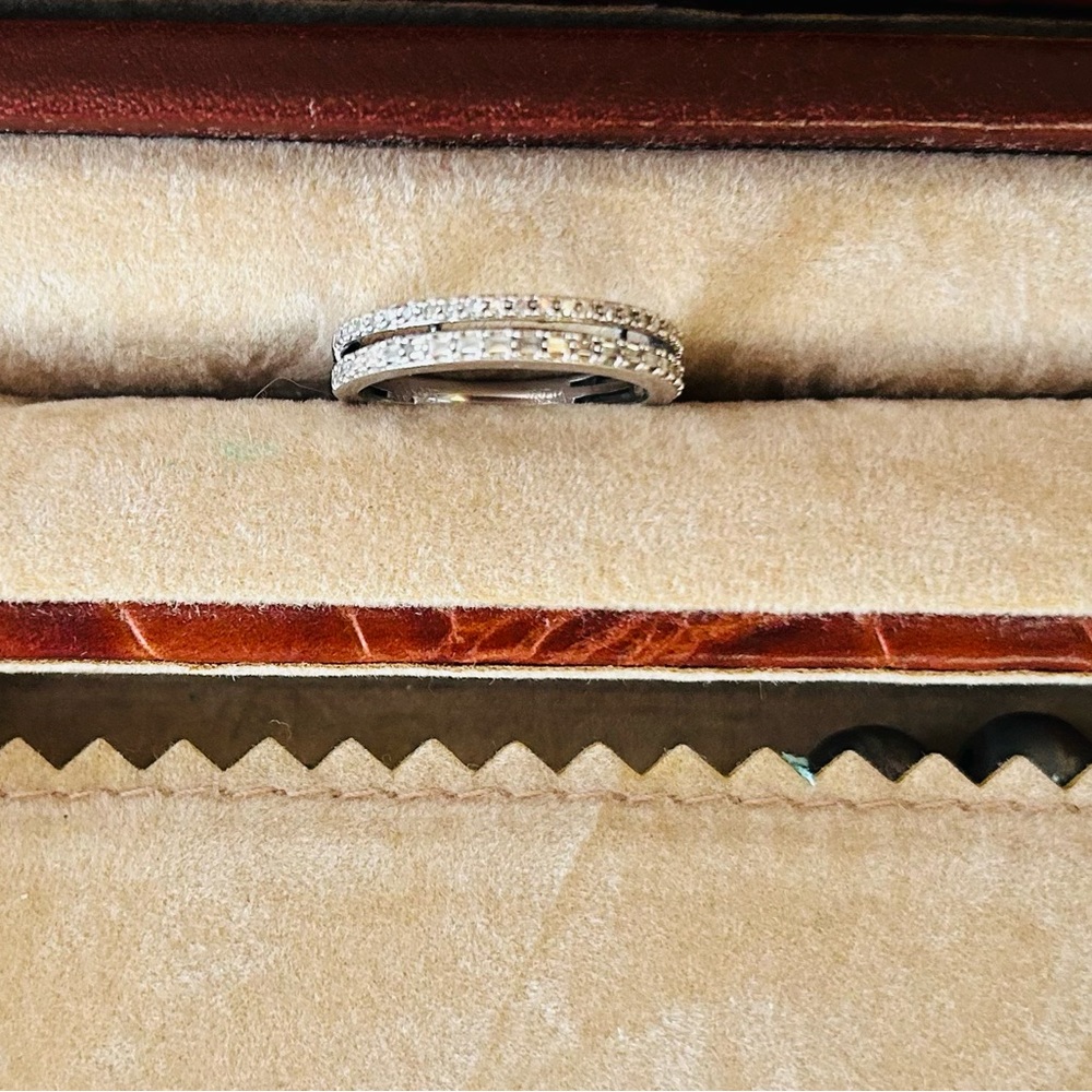 Half Eternity Band